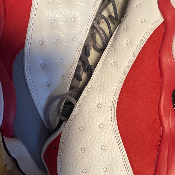 Athletic_Shoes